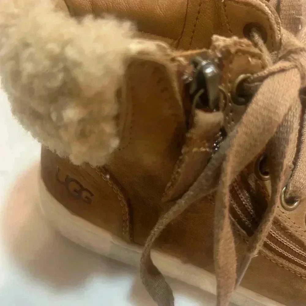 Woman's size 6 Ugg bootie/sneaker chestnut color